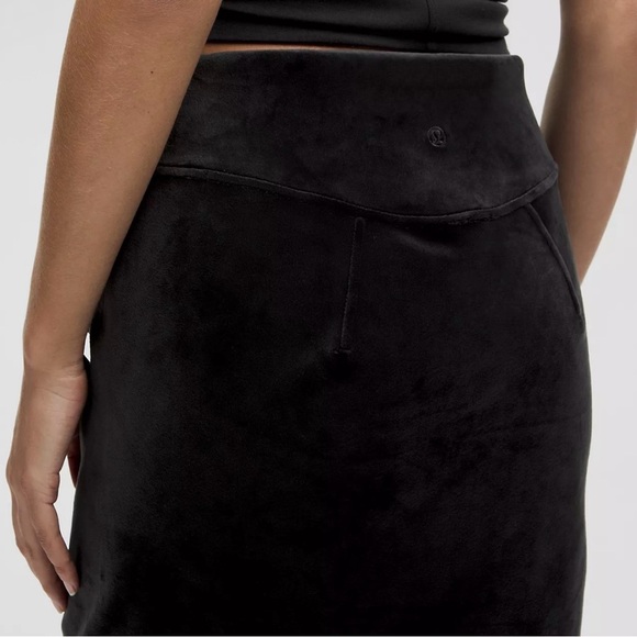 Lululemon Athletica Black HR Mini Skirt - Picture 3 of 7